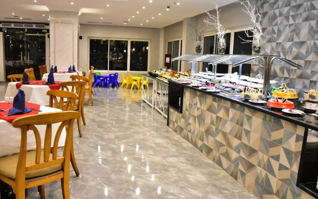 Ivy Cyrene Island Aqua Park Resort