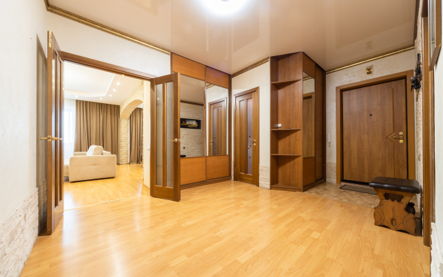 Favorite House na Aviatorov 29 Apartments