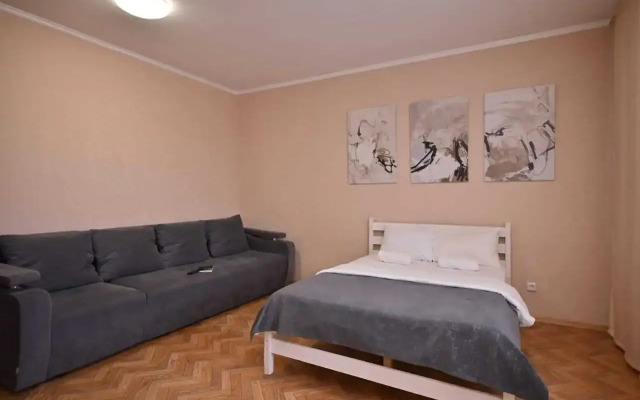 Dvukhkomnatnaya Naprotiv Trts Planeta Flat