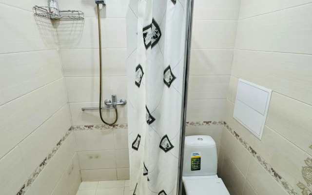 Prostornaya V 300 Metrakh Do Naberezhnoy Flat