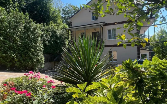 V Sochi Dacha Guest house