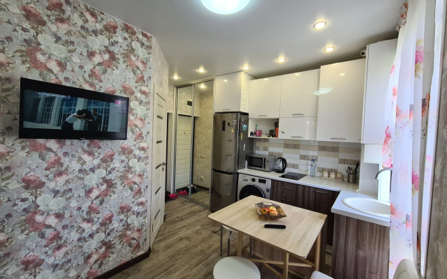 V Siriuse S Otdelnoy Spalney I Balkonom Flat