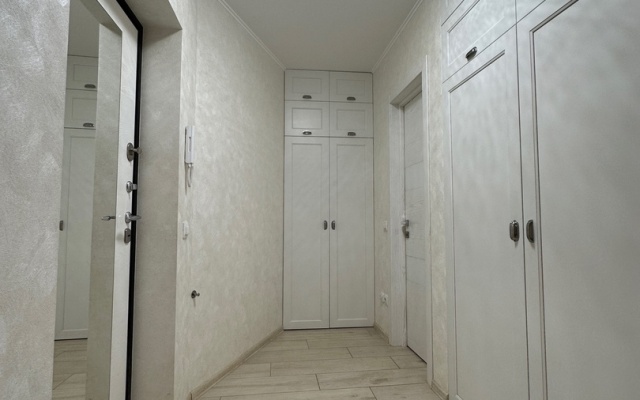 Stil'naya evro 3-h.kom.kvartira s dizajnerskim remontom v ZHK"Evropejskij" Flat