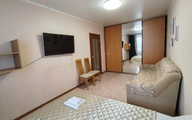 Квартира Отличный день на улице Рылеева , напротив Областной больницы