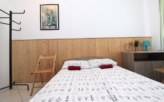 BedAndBike Hostel