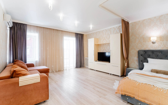 Sovremennaya, Prostornaya S Konditsionerom Flat