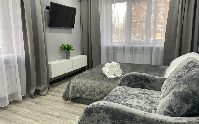 Апартаменты Светлые и уютные в центре Аксая