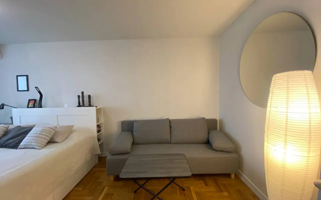 Sovremenny Uyut v Tsentre Minska Flat