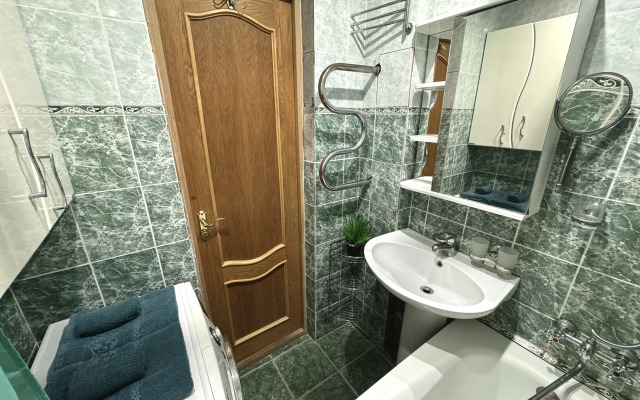 2-Komn Apartland  Lenina Metallurgov Mira Tsentr Flat