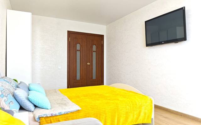 Odnushka U Metro Kozyya Sloboda Apartments