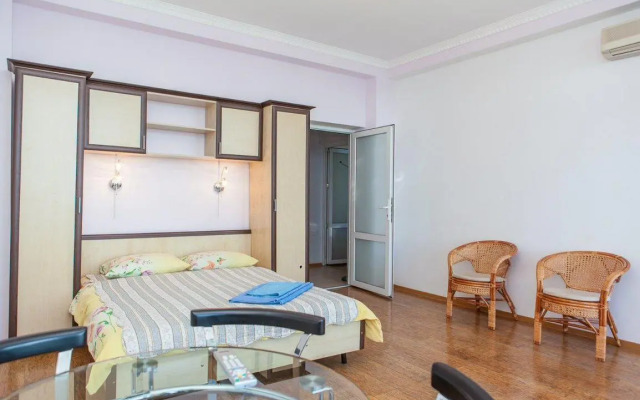 Apartments Uluchshennye Dvukhmestnye S Balkonom 2/2