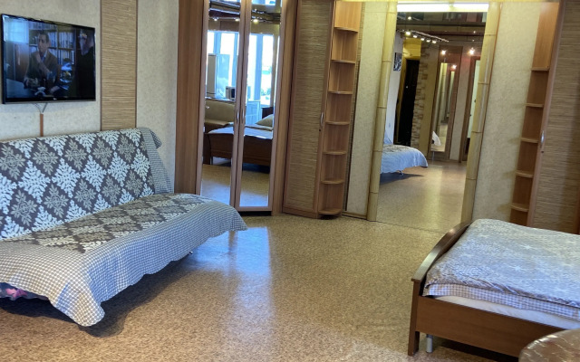 Na Prospekte 50 Let Oktyabrya 22 Flat