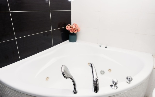 Апартаменты ApartHause 10 минут до БЦ Высоцкий