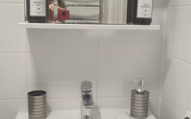 Svetlaya Vidovaya Studiya U Metro Ozernaya Apartments