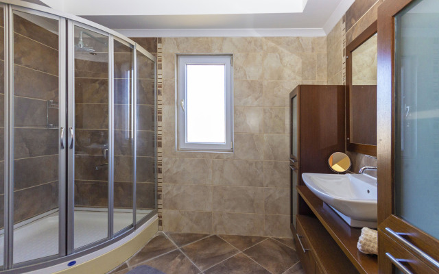 Paradise Town Villa Royal Hotel