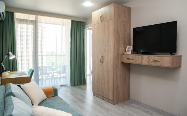 GG Home 1BR in Rainbow with Pool Flat