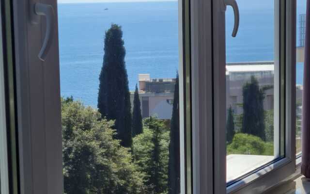 Yantarny Guest House