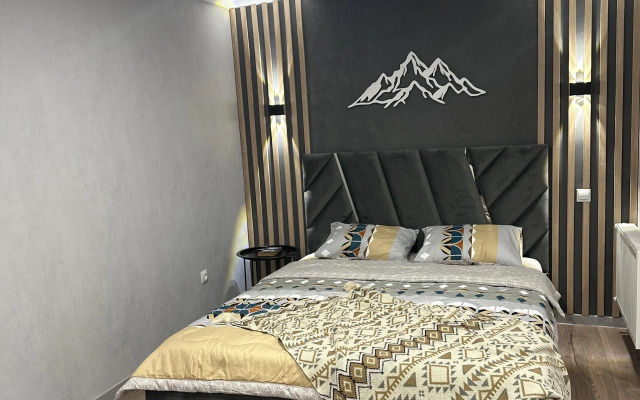 Studiya s Vidom na Gory Flat