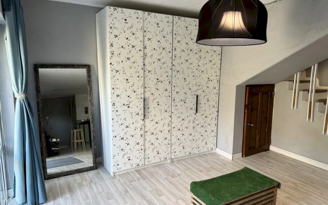 555 Dvukhetazhny S Terrasoy I Mangalom Private House