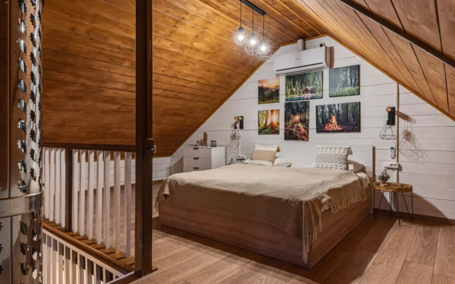 Частный дом с бaнeй на дpoвaх Harmony