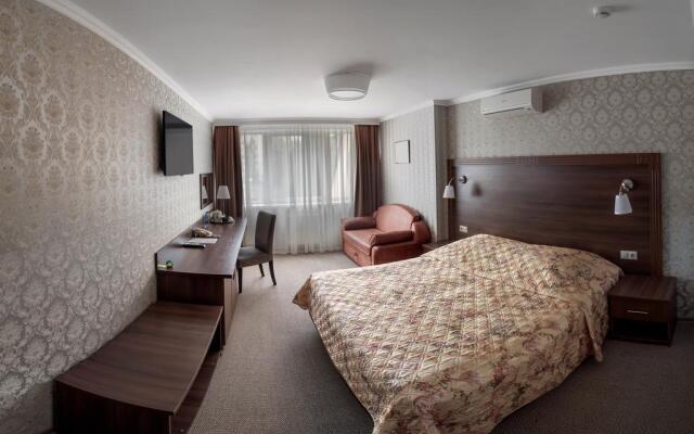 Avrora Hotel