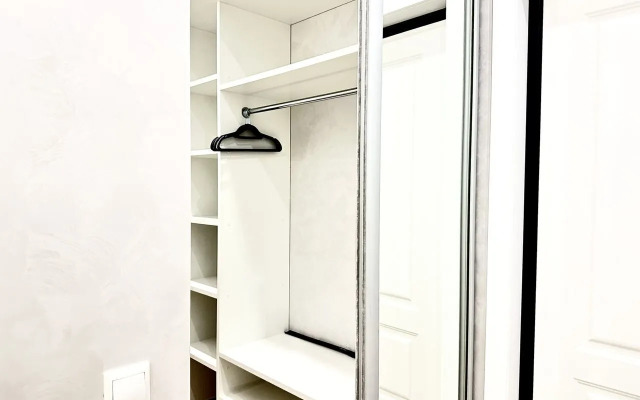 Na Pervomayskoy Ulitse 1 Apartments