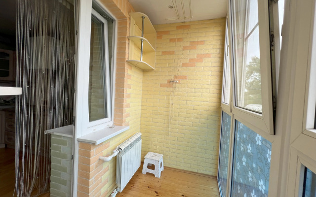 Na Ulitse Revolyutsii 3 Flat