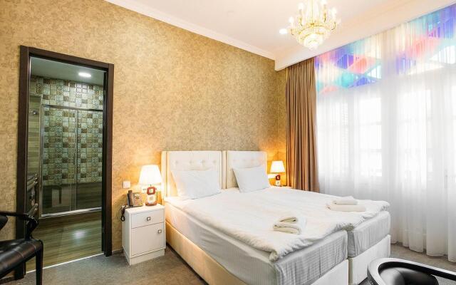Aivani Hotel