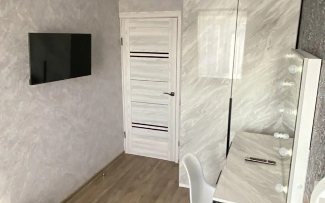 Na Prospekte 50 Let Oktyabrya 20 Flat