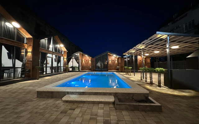 More House Chalet