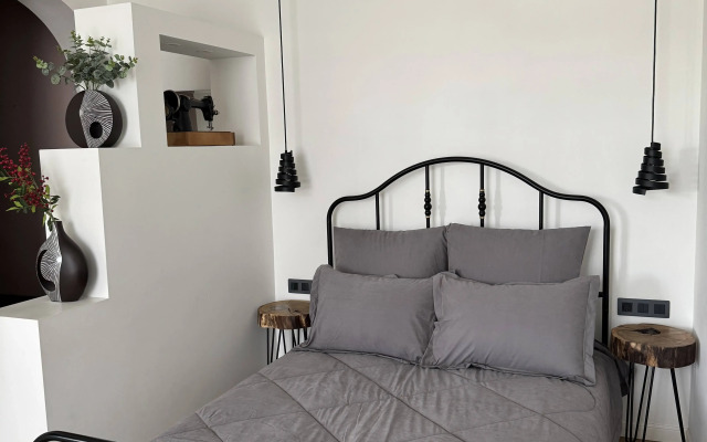 Stalinka s Vidom na Ploschad Pobedy Apartments