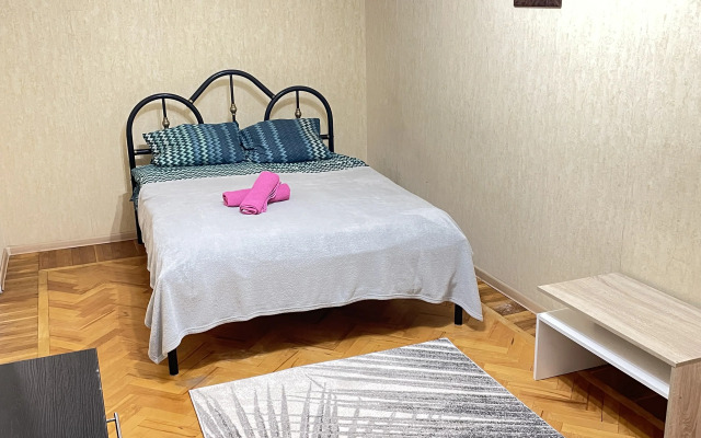 Апартаменты Просторная Двушка на Зорге