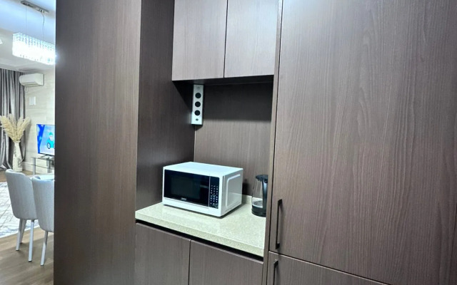 Ryadom s Posol'stvami SShA, OAE, KitayaApartments