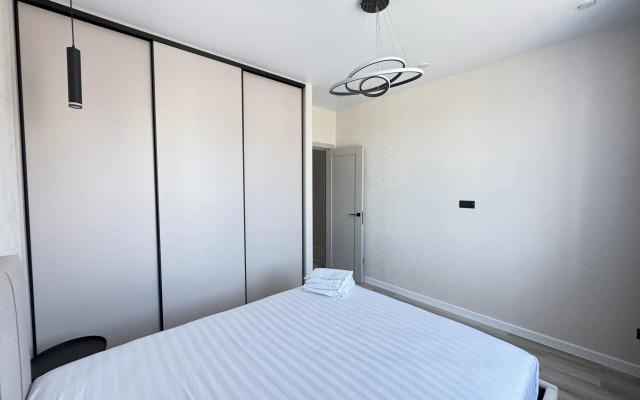 Chetyrekhmestnaya Dizaynerskaya V Tsentre Goroda Flat