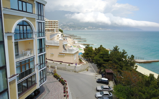 Dolphin Apartments