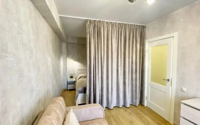 Ryadom S Plyazhem Flat