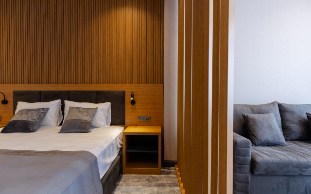 Hotel Monarch