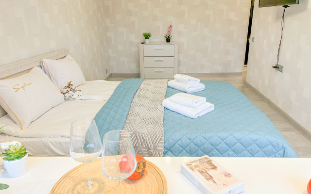 Na Stekolnoy 29 S Odnoy Spalney Flat