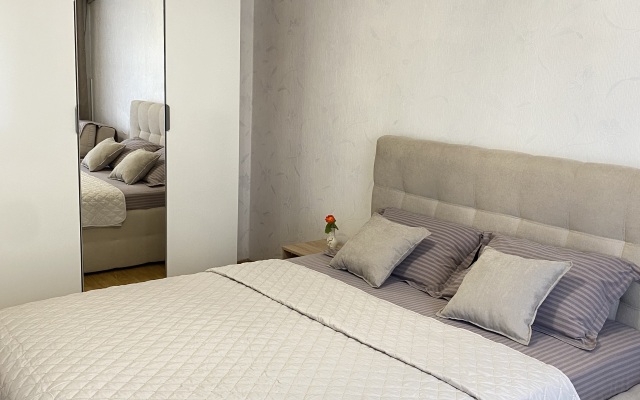 Dvuhkomnatnaya s Otdelnymi Spalnyami v Tsentre Goroda Flat