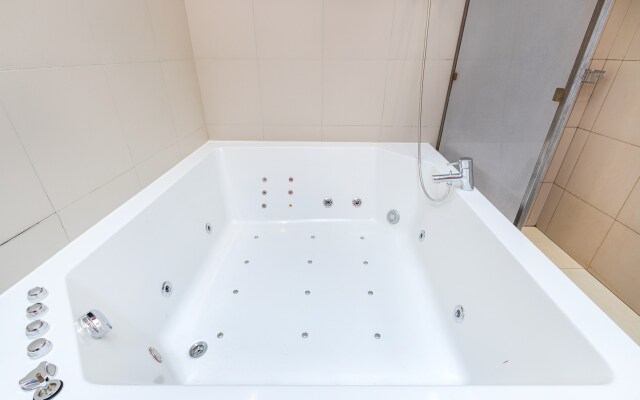 Апартаменты Superior Aparts Seleznyov Sky 1