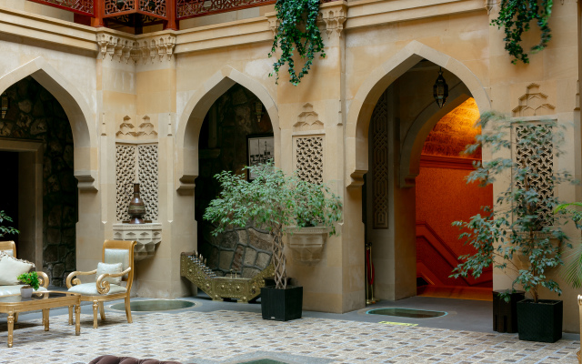 Shah Palace Luxury Museum Hotel