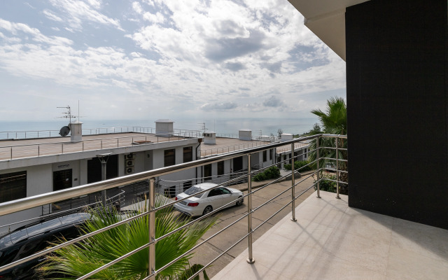 Taunkhaus v Sochi  sobstvennym Basseynom Apartments