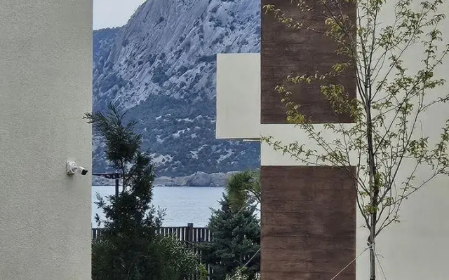 Апартаменты на Набережной 75к5 (102.5)