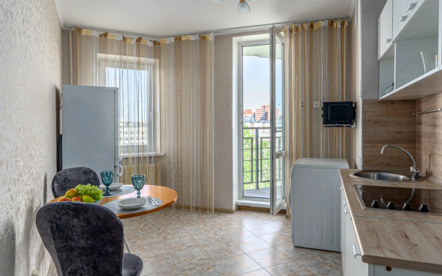 Квартира с балконом у госпиталя ветеранов