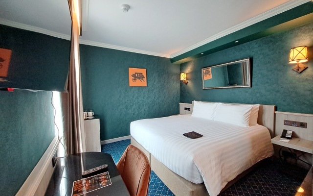 The Coach Hotel Sukhumvit / Asok BTS Bangkok by Compass Hospitality