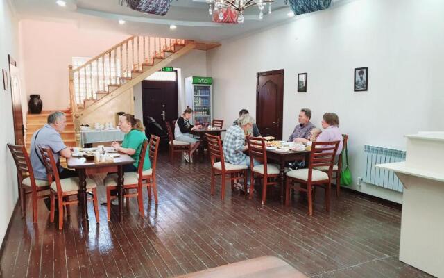 Hotel Caravan Hotel