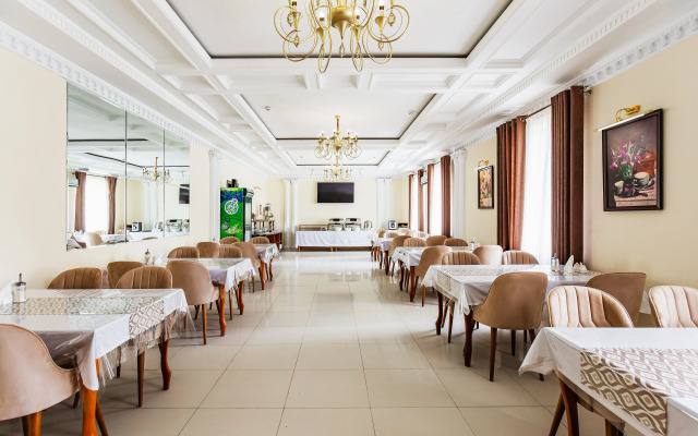 Отель Grand Nur