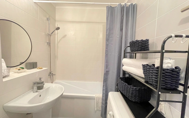 2 Nochi Na Ulitse Gudilovskaya 9 Flat