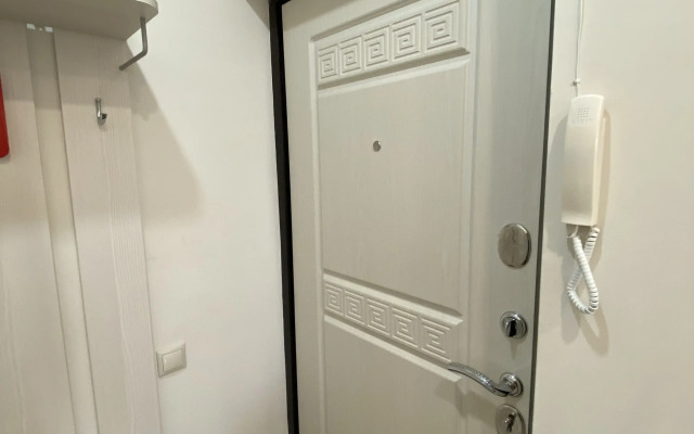 Na Ulitse Uchitelskoy 9 Flat
