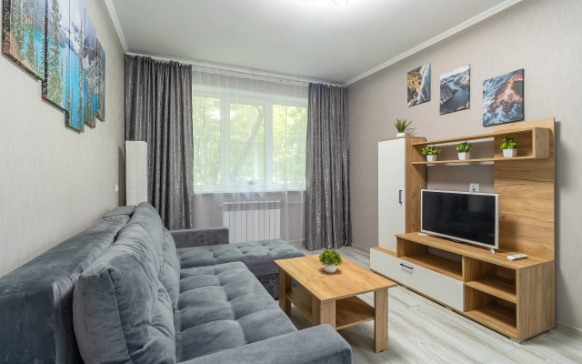 Na Ulitse Nadezhdy Suslovoy, 13 Flat